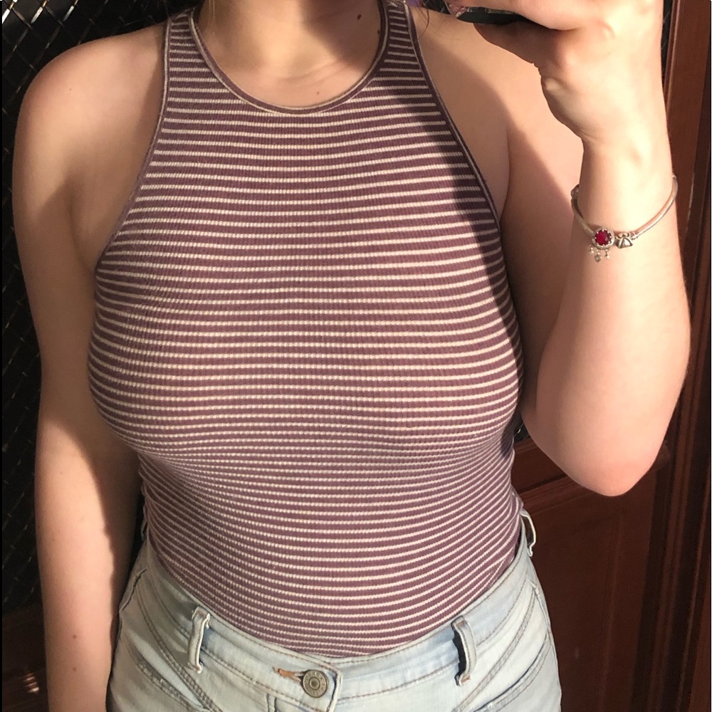 red and white striped Hollister tan top